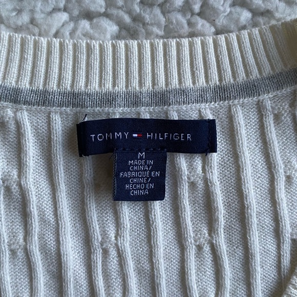 Tommy Hilfiger soft white cable knit v neck sweater - Picture 4 of 5